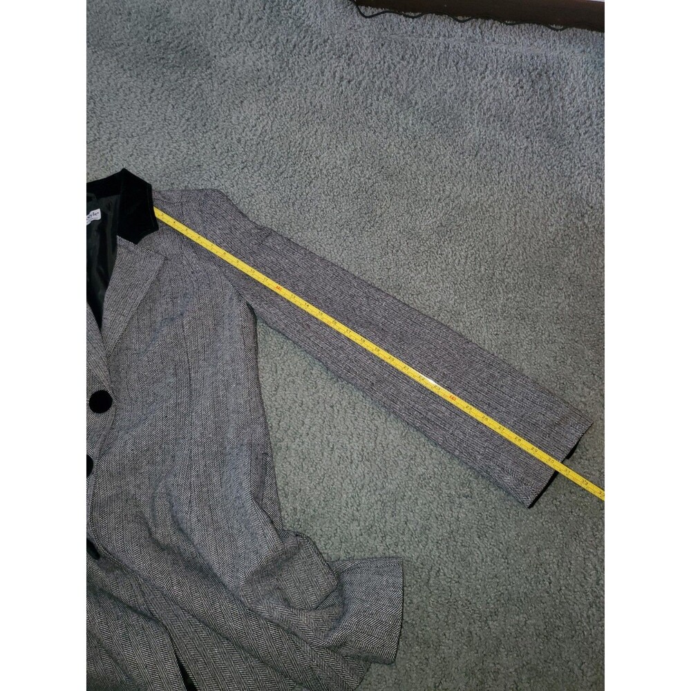 NorthStyle Herringbone Walking Coat Size M Gray Black Velvet Trim 3-Button... - Picture 15 of 16
